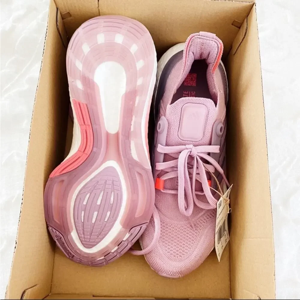 Adidas Ultraboost 22 Sneakers Girls Size 4 New
